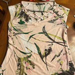 🤩Host Pick 💕Beautiful New York and Company shirt